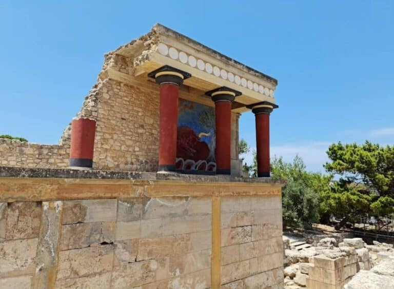 Επίσκεψη στην Κνωσό από το Ηράκλειο με ενοικιαζόμενο αυτοκίνητο
